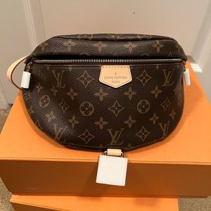 LV monogram bumbag can be worn as a belt bag, cross-body or over the shoulder.
